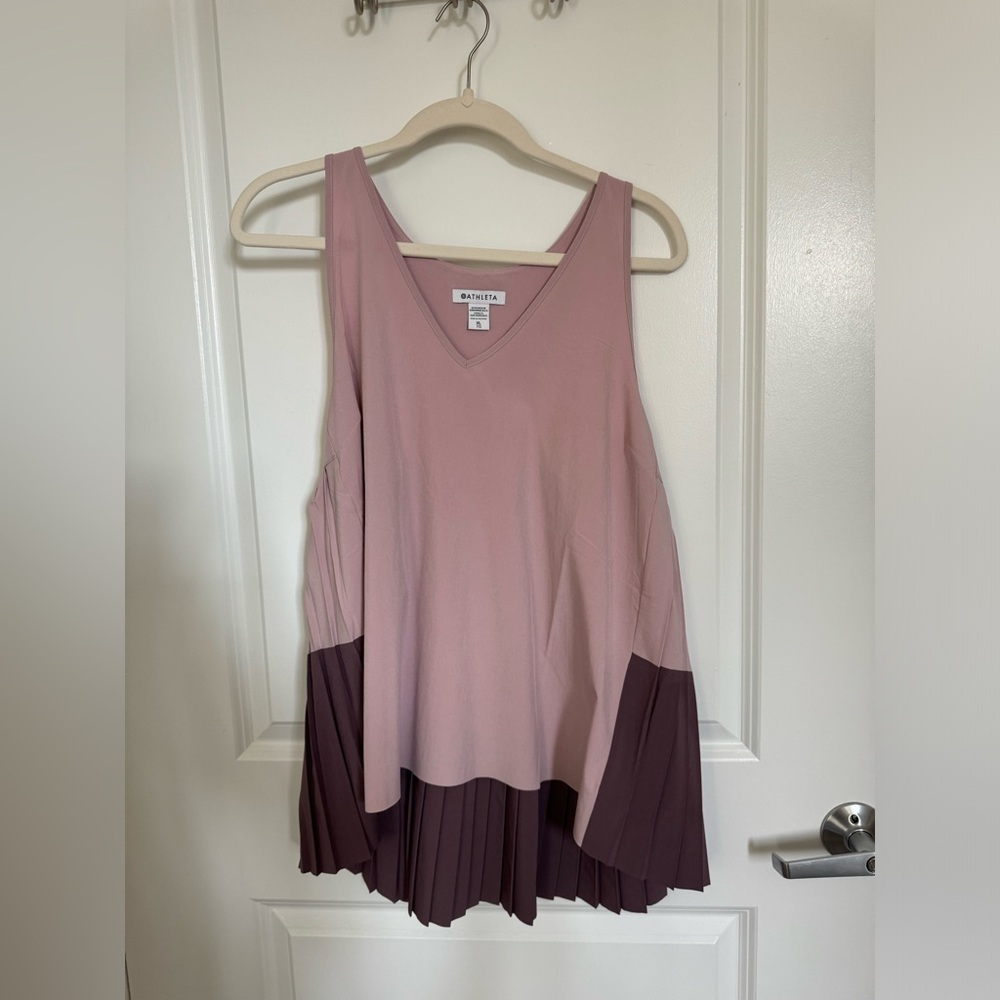 Athleta Swing Forward Pleated Tank Size XL NWT